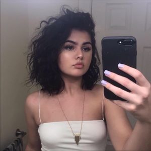 Meet your Posher, Layla